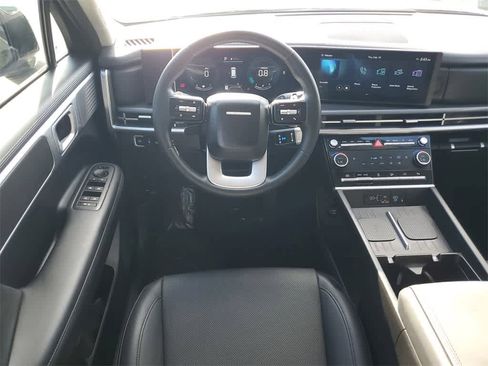 Used 2025 Hyundai Santa Fe SEL image 14
