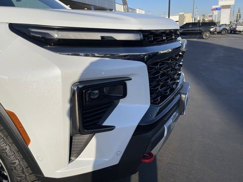 New 2026 Chevrolet Traverse Z71 w/ Enhanced Driving Package image 3