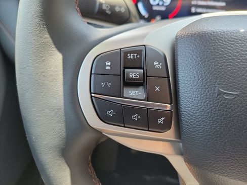 Used 2026 Ford Explorer Active RWD image 5