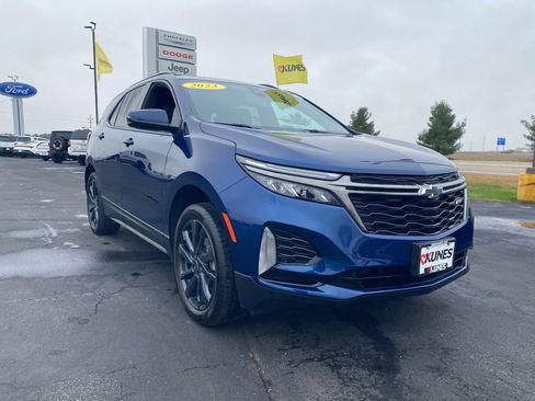 Used 2023 Chevrolet Equinox RS image 2
