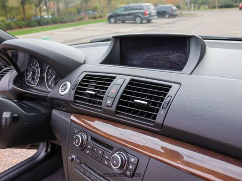 Used 2010 BMW 135i Convertible image 72