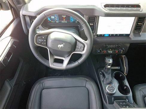 New 2025 Ford Bronco Badlands image 7