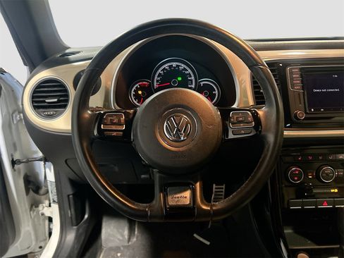 Used 2019 Volkswagen Beetle 2.0T SE image 11