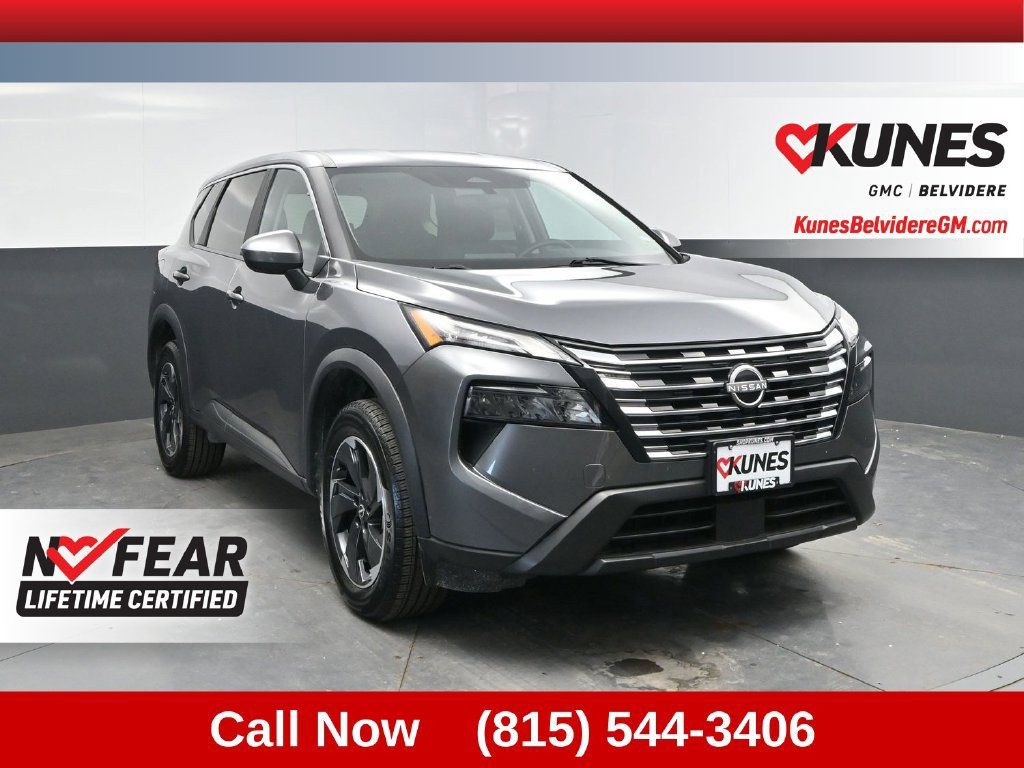 Used 2024 Nissan Rogue SV FWD image 1