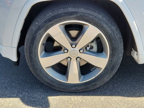 Used 2015 Jeep Grand Cherokee Overland image 7