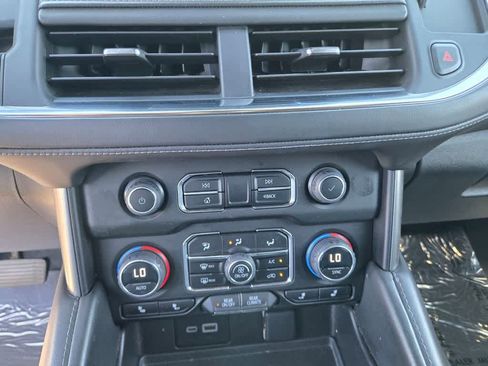 Used 2023 Chevrolet Suburban LT AWD/4WD image 15