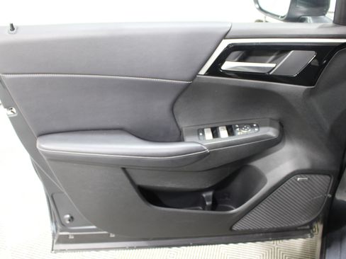 Used 2025 Mitsubishi Outlander SE AWD/4WD image 6