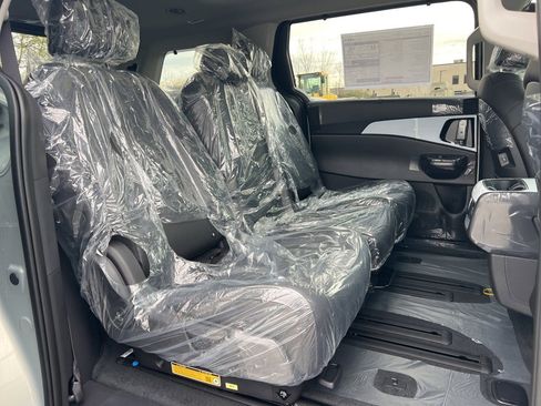 New 2026 Kia Carnival SX image 14