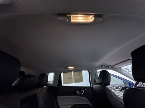 Used 2022 Jeep Compass Limited image 41