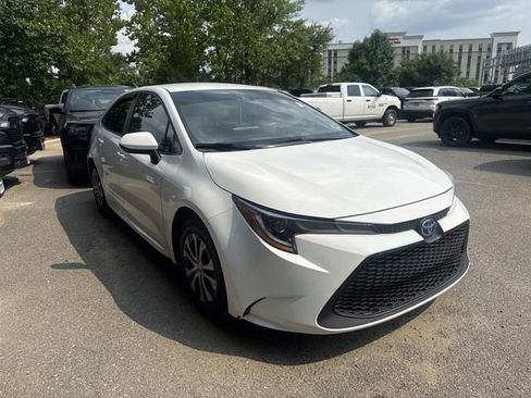 Used 2022 Toyota Corolla LE FWD image 6