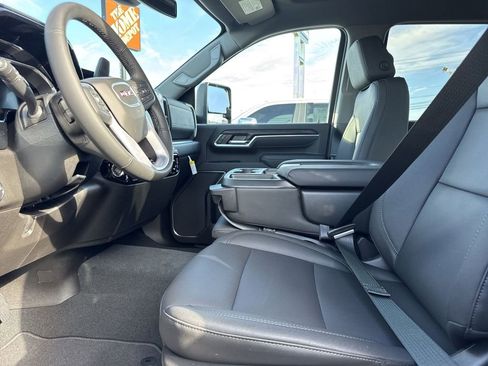 Used 2026 GMC Sierra 2500 SLT image 13