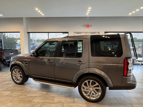Used 2016 Land Rover LR4 HSE AWD/4WD image 9