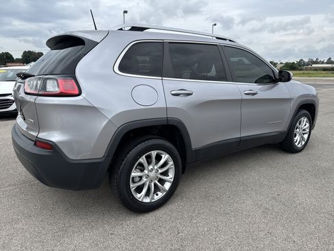 Used 2019 Jeep Cherokee Latitude w/ Popular Appearance Group FWD image 5