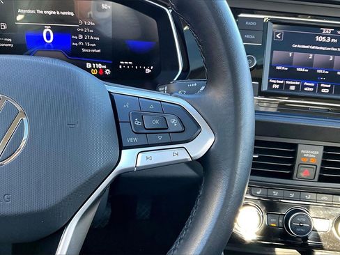 Used 2024 Volkswagen Jetta SE image 28