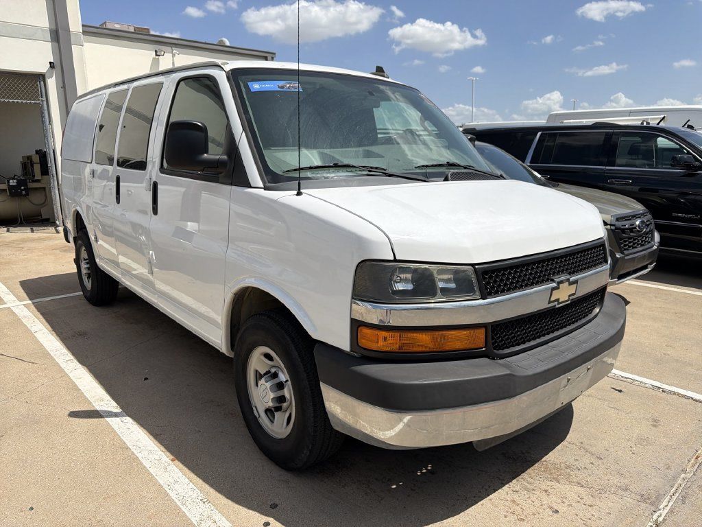 Used 2016 Chevrolet Express 2500 RWD image 2