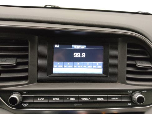 Used 2020 Hyundai Elantra SE w/ Cargo Package (C1) image 25