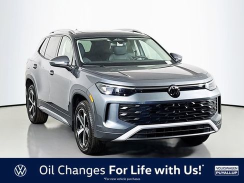 New 2026 Volkswagen Tiguan SE image 1