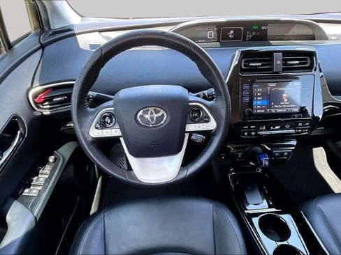 Used 2017 Toyota Prius Four w/ Advanced Technology Package FWD image 6