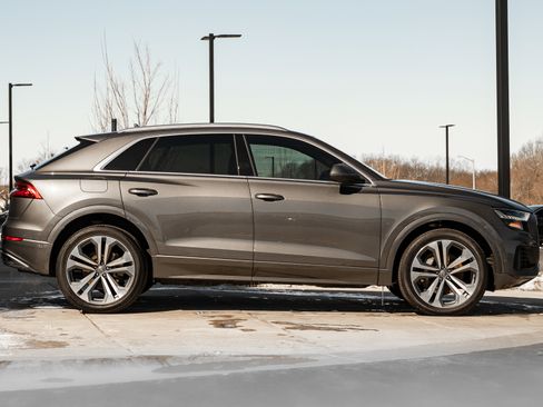 Used 2019 Audi Q8 Prestige w/ Towing Package image 3