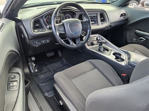 Used 2019 Dodge Challenger SXT w/ Blacktop Package image 9
