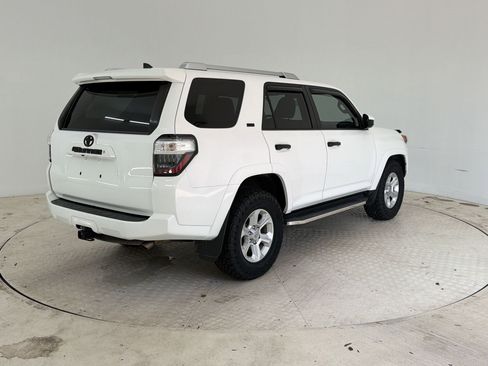 Used 2016 Toyota 4Runner SR5 RWD image 9
