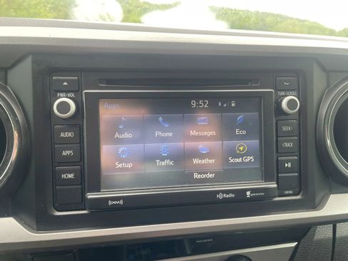 Used 2018 Toyota Tacoma SR5 AWD/4WD image 13