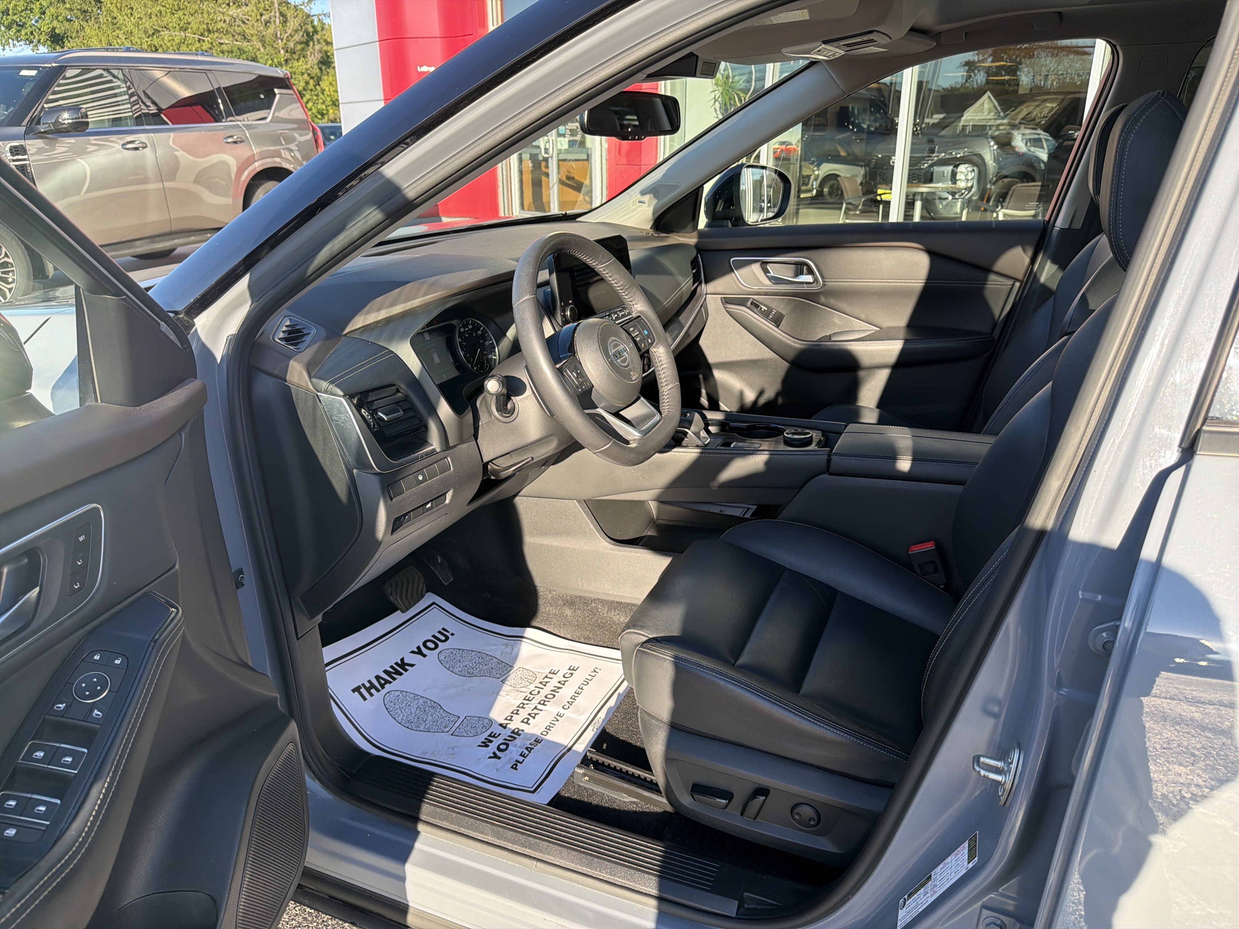 Used 2021 Nissan Rogue SL w/ Premium Package AWD/4WD image 2