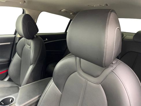 Used 2025 Genesis G70 2.5T image 27