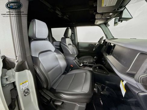 Used 2024 Ford Bronco Everglades image 28