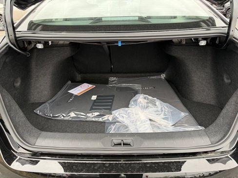 New 2026 Nissan Sentra SR w/ SR Premium Package FWD image 33