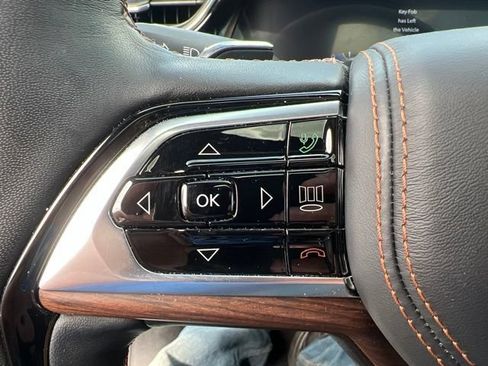 Certified 2025 Jeep Grand Cherokee Summit AWD/4WD image 24