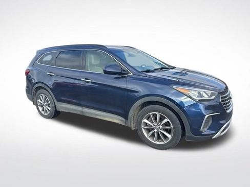 Used 2018 Hyundai Santa Fe SE w/ Cargo Package image 5