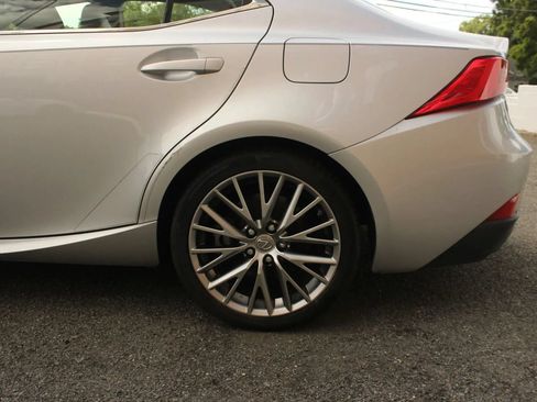 Used 2017 Lexus IS 200t RWD image 10