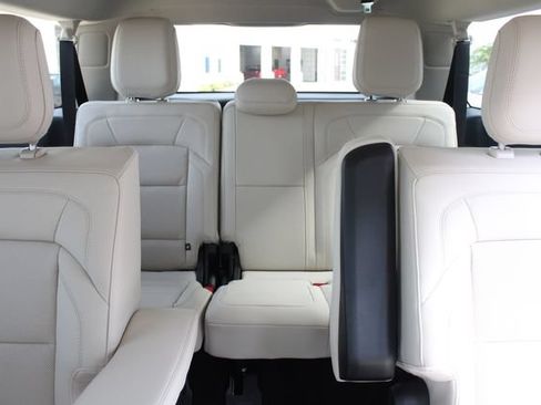 New 2027 Lincoln Navigator L Reserve AWD/4WD image 21