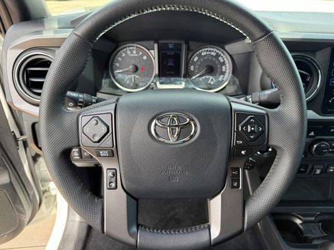 Used 2019 Toyota Tacoma TRD Pro AWD/4WD image 12