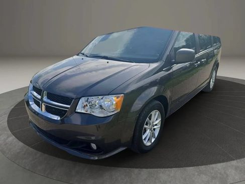 Used 2019 Dodge Grand Caravan SXT w/ Rear Park Assist Package FWD image 1