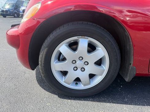 Used 2005 Chrysler PT Cruiser Touring FWD image 11