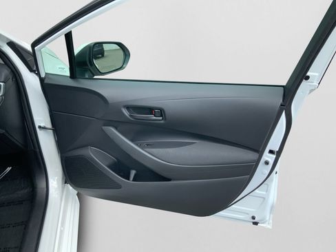 Used 2023 Toyota Corolla LE FWD image 30