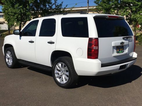 Used 2008 Chevrolet Tahoe LS w/ Skid Plate Package AWD/4WD image 4