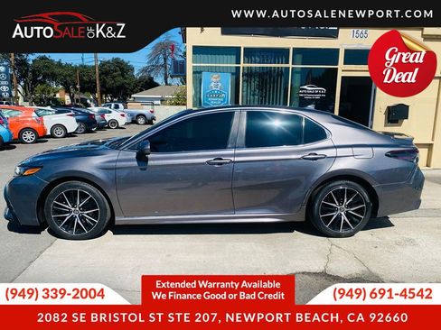 Used 2018 Toyota Camry SE FWD image 9