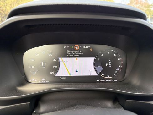 Used 2019 Volvo XC40 T5 Inscription image 21