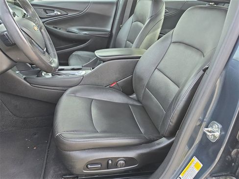 Certified 2020 Chevrolet Malibu LT w/ Leather Package image 20