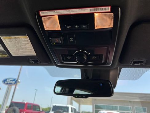 Used 2020 Toyota Tacoma TRD Off-Road AWD/4WD image 43