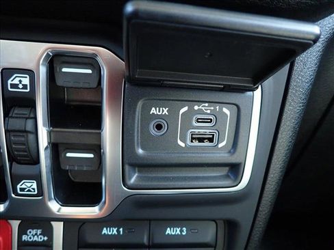 New 2025 Jeep Gladiator Willys image 17