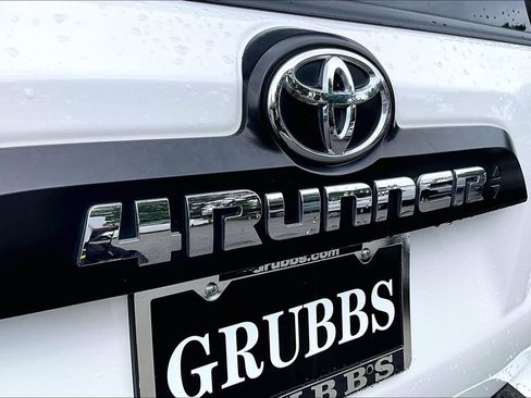 Used 2020 Toyota 4Runner TRD Off-Road Premium AWD/4WD image 42