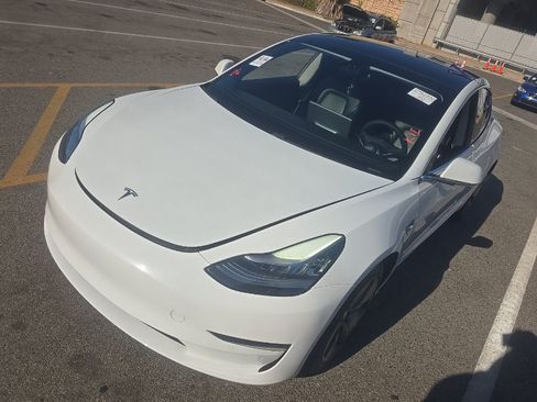 Used 2019 Tesla Model 3 Standard Range Plus RWD image 1