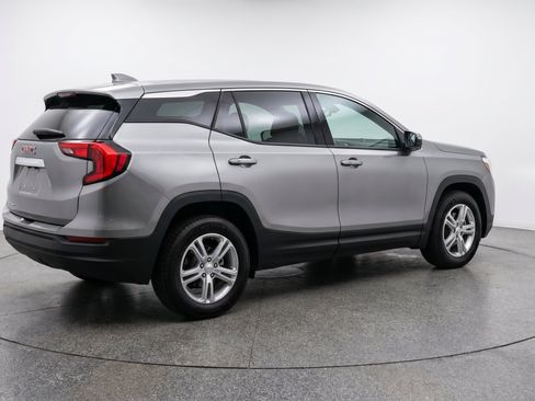 Used 2024 GMC Terrain SLE FWD image 9