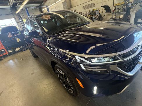 Used 2024 Kia Seltos SX w/ SX Sunroof Package AWD/4WD image 7