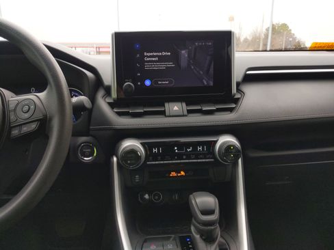 Used 2024 Toyota RAV4 AWD Hybrid image 28