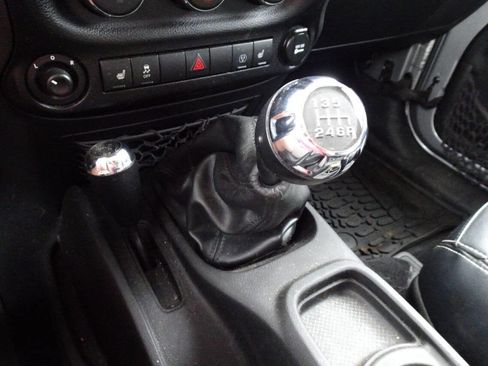 Used 2014 Jeep Wrangler Sahara AWD/4WD image 20